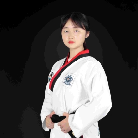 蹇源源